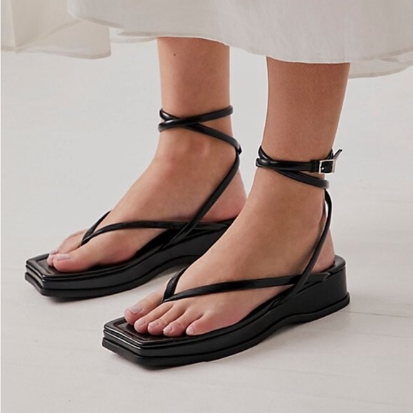 *SOLD* Free People Jeffrey Campbell Sun Kissed Sandals Flatform Wrap Black - Picture 1 of 2